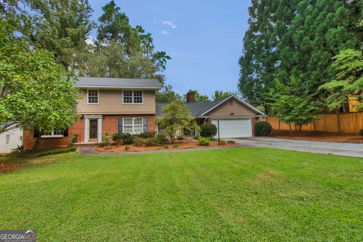 2594 W Fontainebleau Court, Dunwoody, GA 30360 - #1