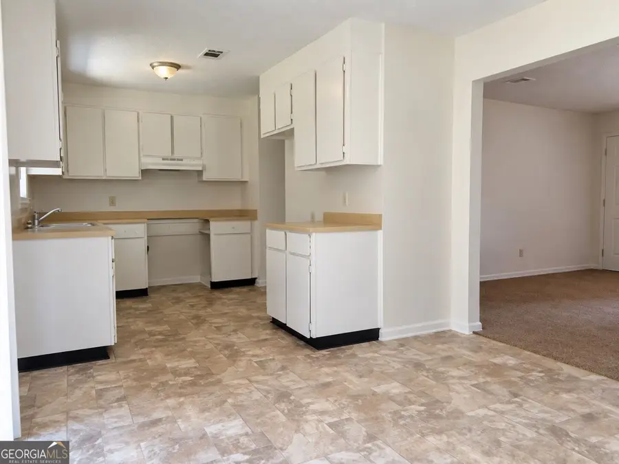 303 Utah Avenue, Warner Robins, GA 31093 - #2