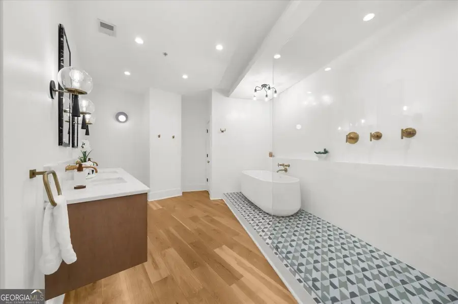 2881 Peachtree Road Ne #APT 2201, Atlanta, GA 30305 - #3