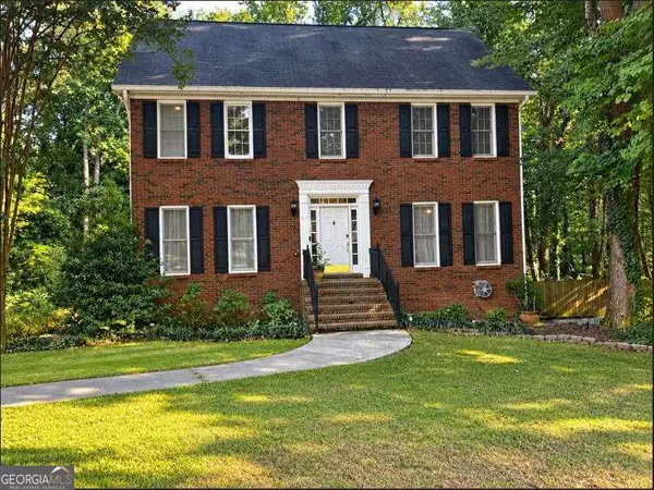 2711 Lochraven Court, Snellville, GA 30039