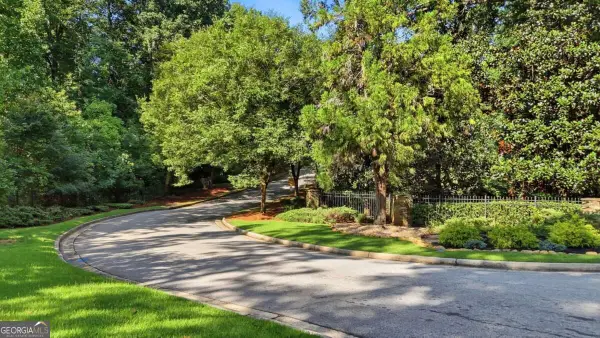 2039 Fontainbleau Drive, Conyers, GA 30094