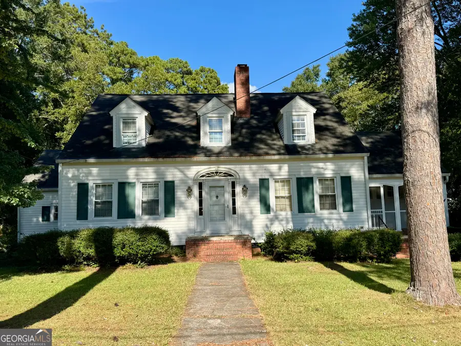 803 Dolvin Avenue, Union Point, GA 30669 - #2