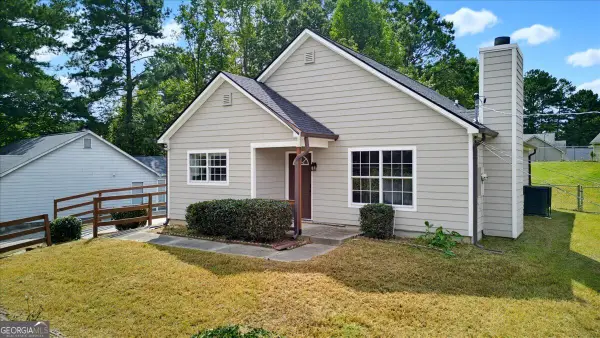 910 Winterside Lane, Atlanta, GA 30349