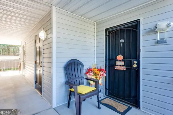 10202 Fairington Ridge Circle, Lithonia, GA 30038