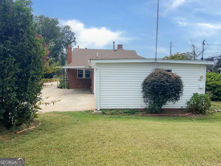 304 Forsyth St., Barnesville, GA 30204 - #2