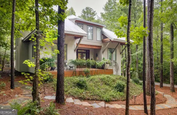 9016 Selborne Lane, Chattahoochee Hills, GA 30268
