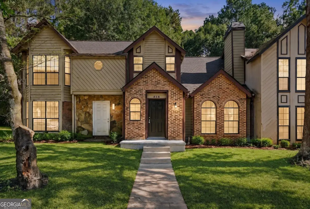 818 Heritage Oaks Drive, Stone Mountain, GA 30088 - #1