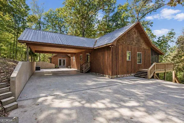 82 Queens Lane, Blue Ridge, GA 30513
