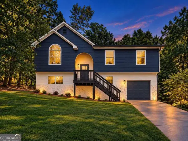 3480 Estate Lake Drive, Fairburn, GA 30213