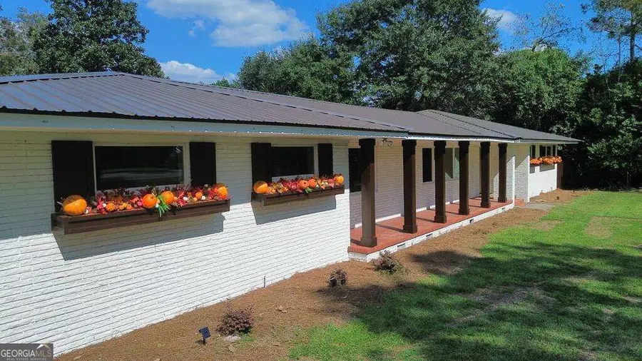 911 W Roanoke Drive Extension, Fitzgerald, GA 31750 - #2