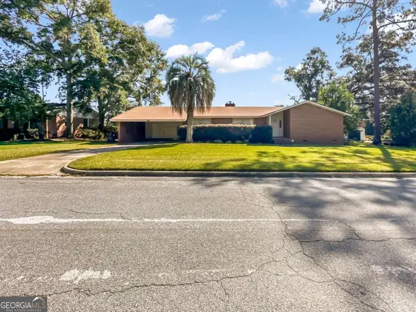 5011 Peachtree Street, Valdosta, GA 31605