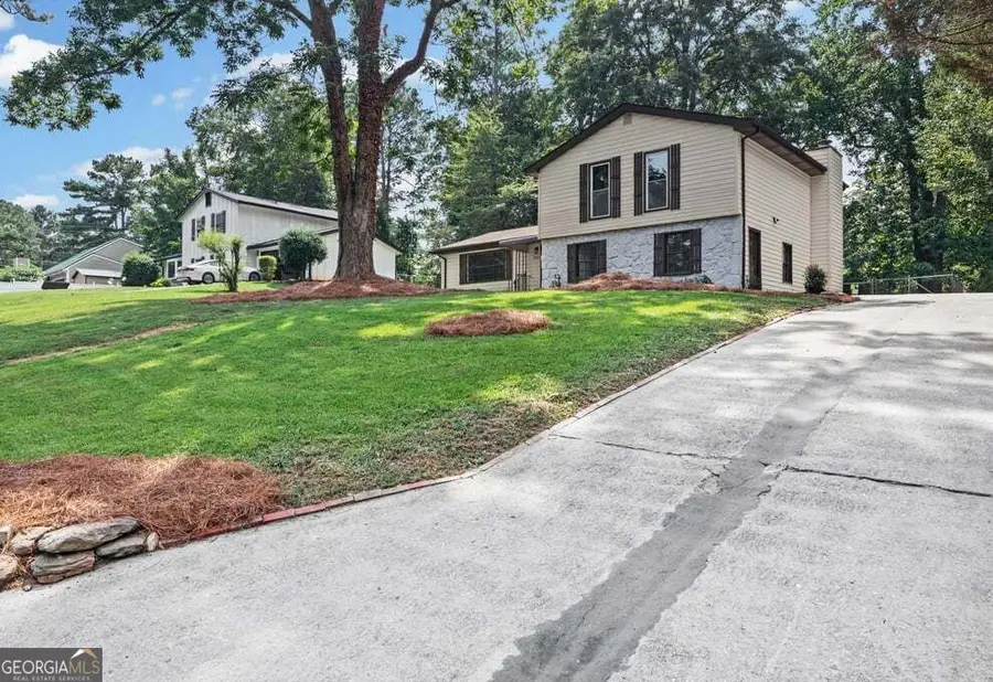 6883 Creekmoor Lane, Riverdale, GA 30296 - #2