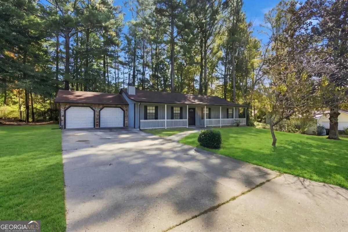 627 Blue Flag Lane, Fairburn, GA 30213 - #1