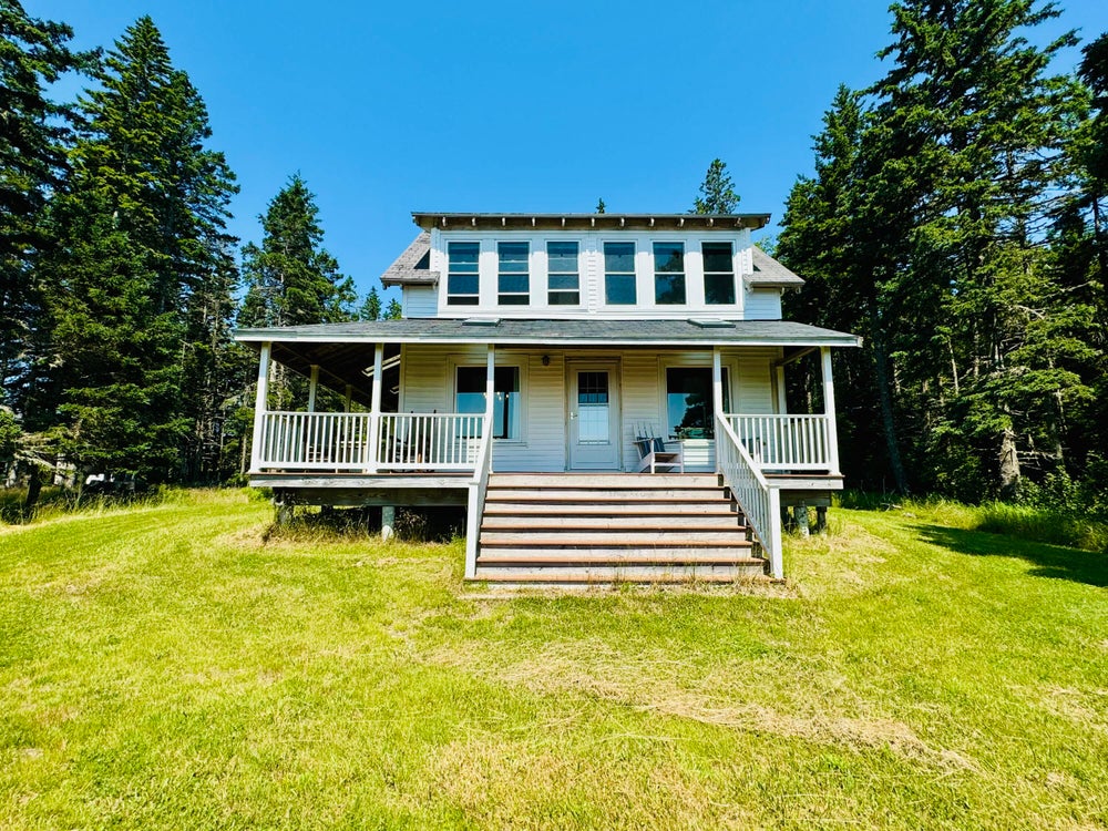 21 Lightkeepers Lane, Roque Bluffs, ME 04654 BHGRE