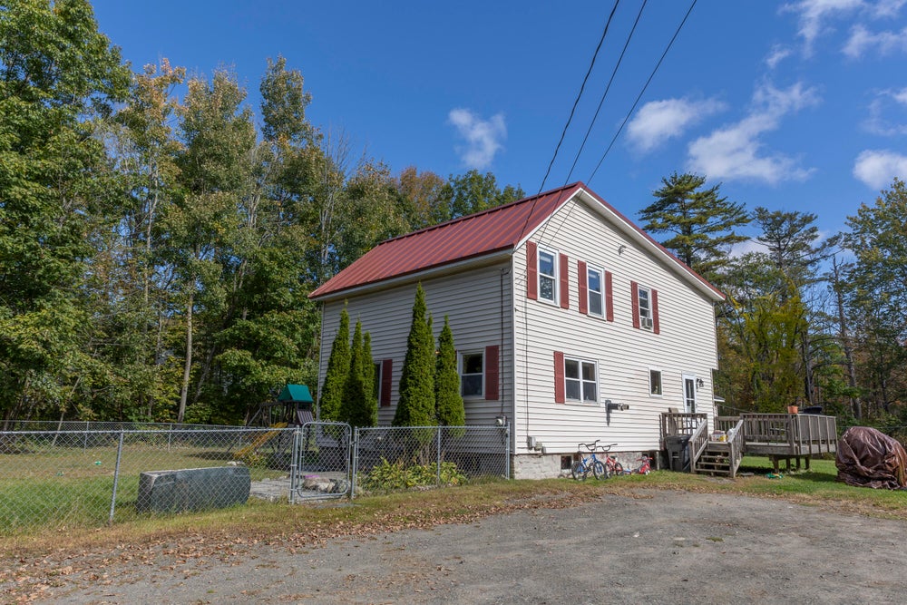 27 Washington Street, Waterville, ME 04901 BHGRE