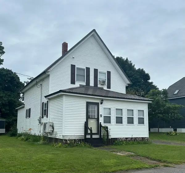 9 Maple Street, East Millinocket, ME 04430