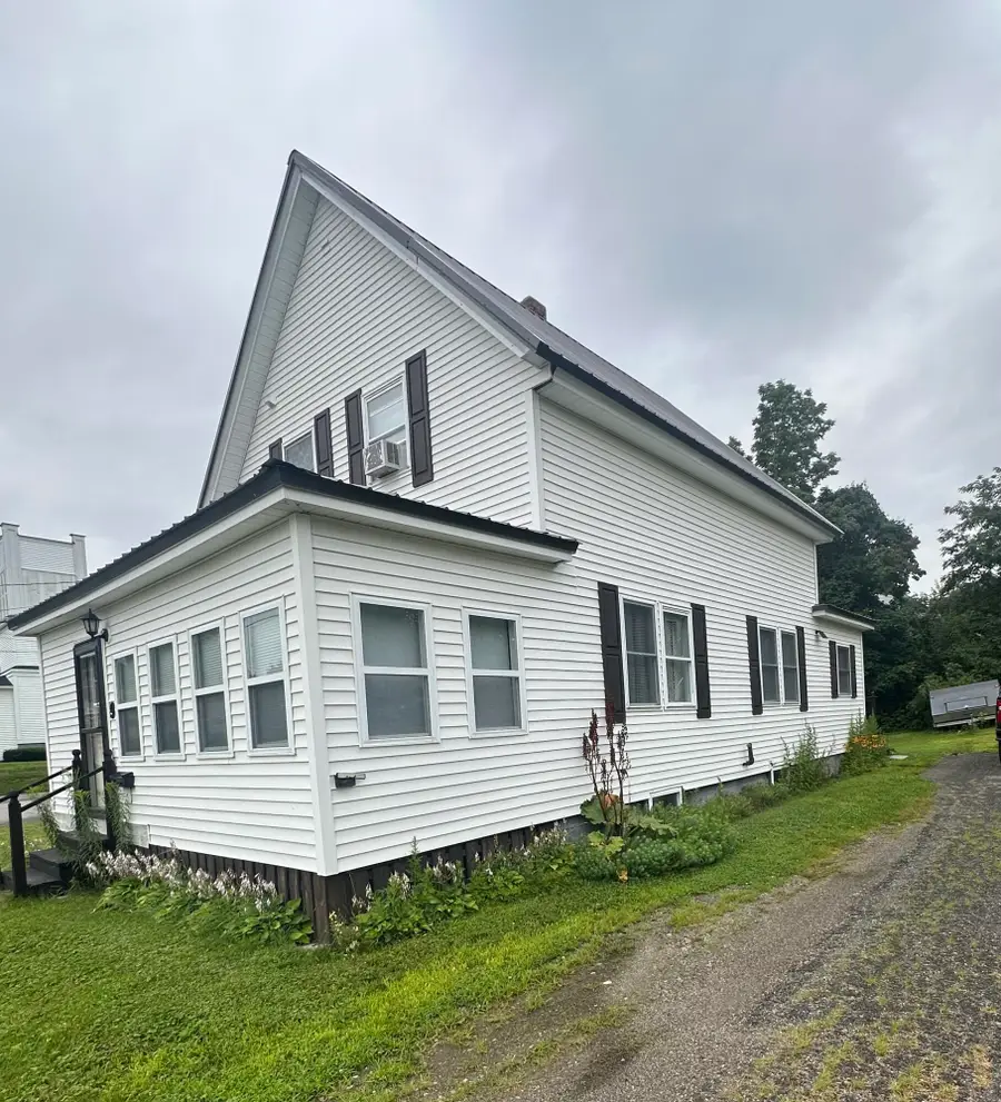 9 Maple Street, East Millinocket, ME 04430 - #2