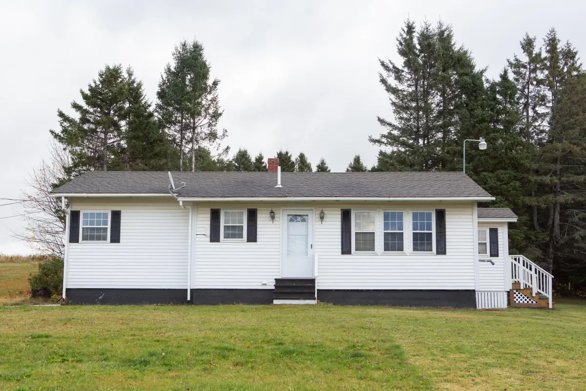 647 Us Highway 1, Monticello, ME 04760 - Image #1