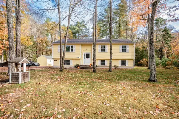 14 Loon Drive, Topsham, ME 04086