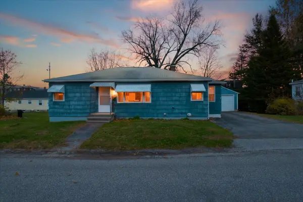 4 Highland Avenue, Lewiston, ME 04240