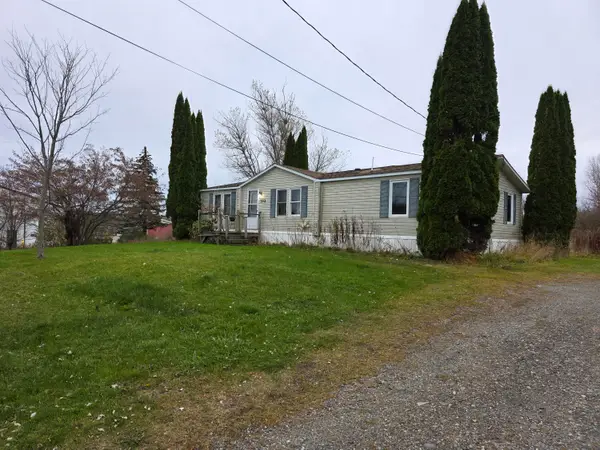 332 Pleasant Street, Rockland, ME 04841