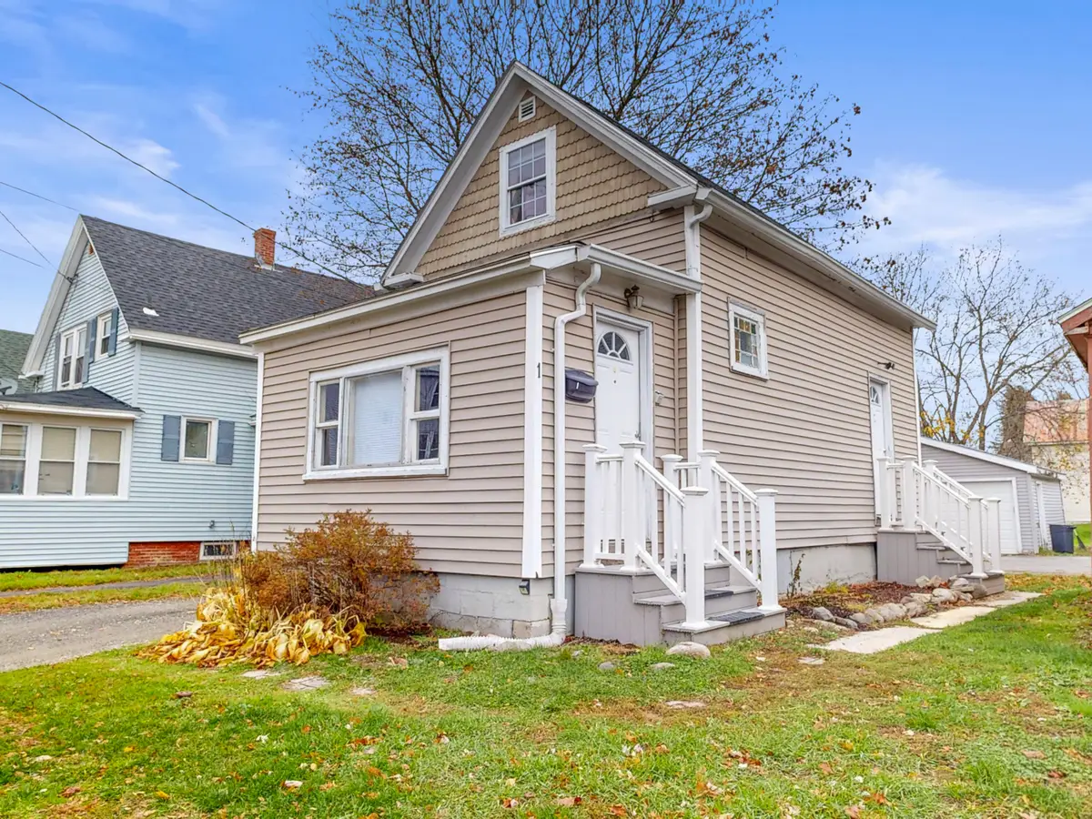 1 Oakhill Terrace, Winslow, ME 04901 - Image #1