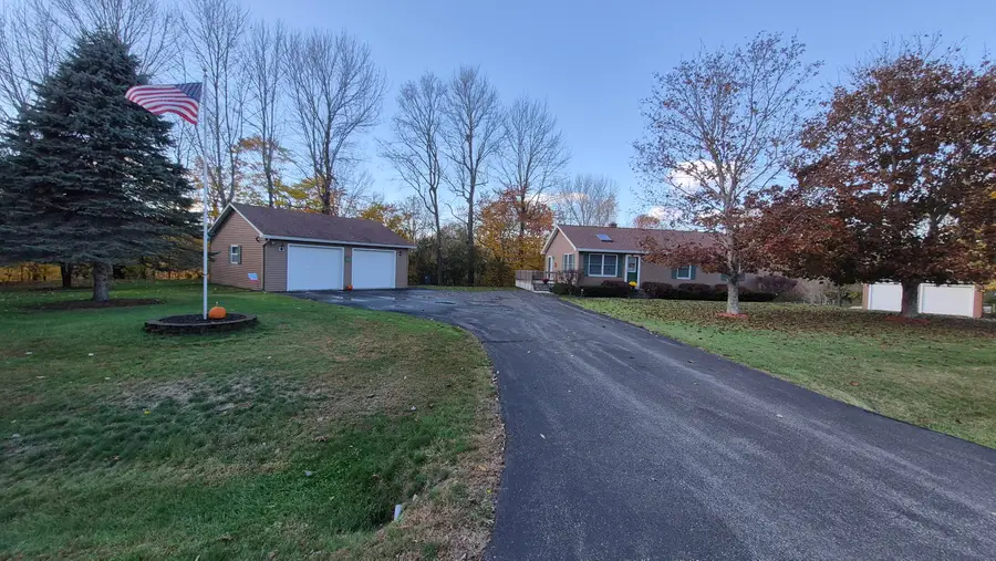 39 Field Road, Sidney, ME 04330 - Image #2