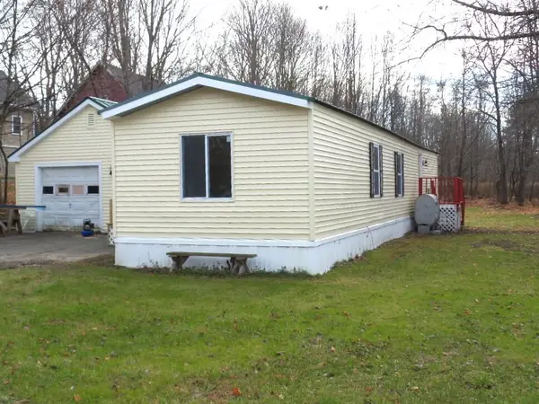 17 Maple Street, Vassalboro, ME 04989