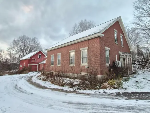 55 Cape Cod Hill Road, New Sharon, ME 04955