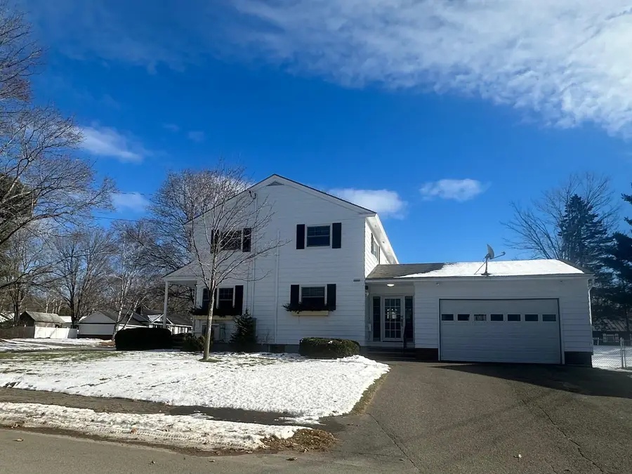 54 Rhode Island Avenue, Millinocket, ME 04462 - Image #3