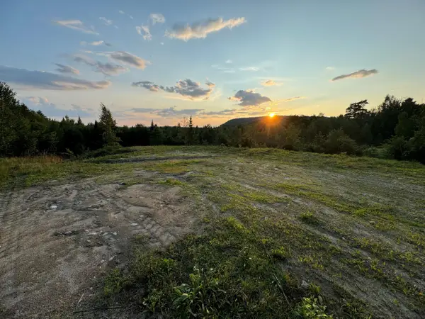 6 Chase Gate Road, Harrison, ME 04040