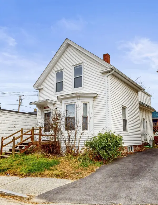 8 Howe Street, Lewiston, ME 04240