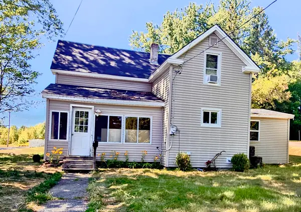 8 Western Avenue, East Millinocket, ME 04430