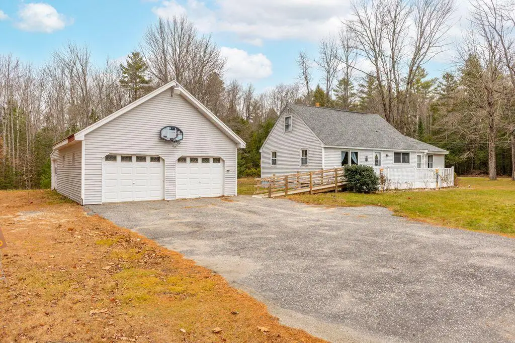 32 Grant Road, Freeport, ME 04032 - Image #1
