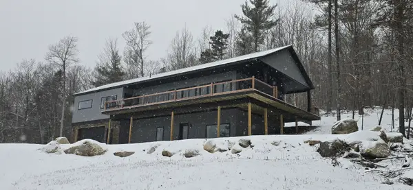 33 Nahama Way, Newry, ME 04261