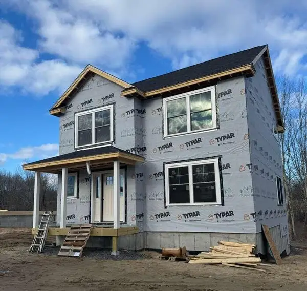 18 Shepherd Lane, Windham, ME 04103