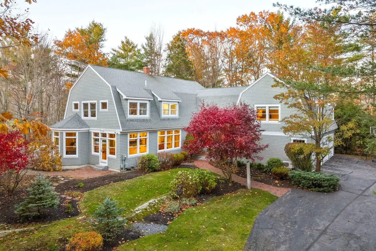 89 Oakmont Drive, Falmouth, ME 04105 - Image #1