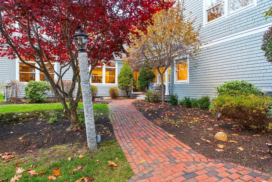 89 Oakmont Drive, Falmouth, ME 04105 - Image #2