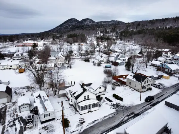 26 Highland Avenue, Dixfield, ME 04224