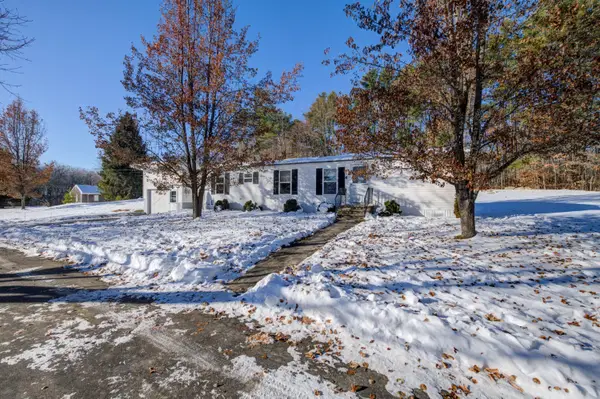 6 Williams Lane, Raymond, ME 04071