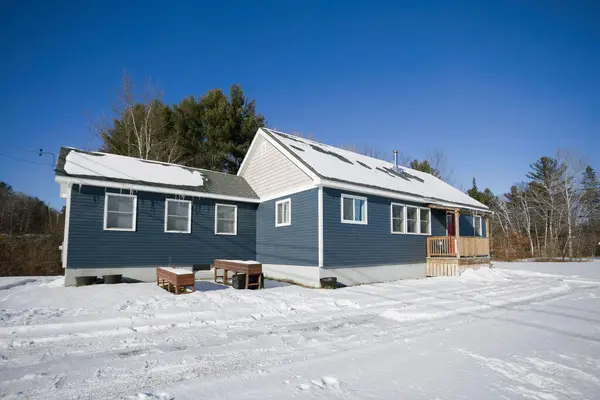 143 Voter Hill Road, Farmington, ME 04938