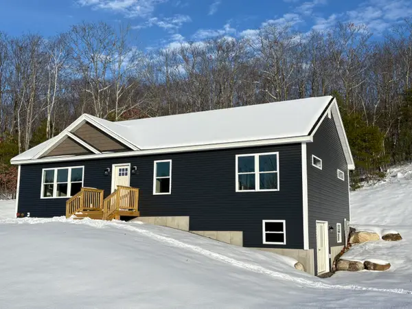 12 Hillside Drive, Raymond, ME 04071