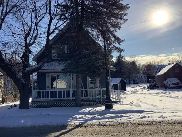 37 Presque Isle Street, Fort Fairfield, ME 04742