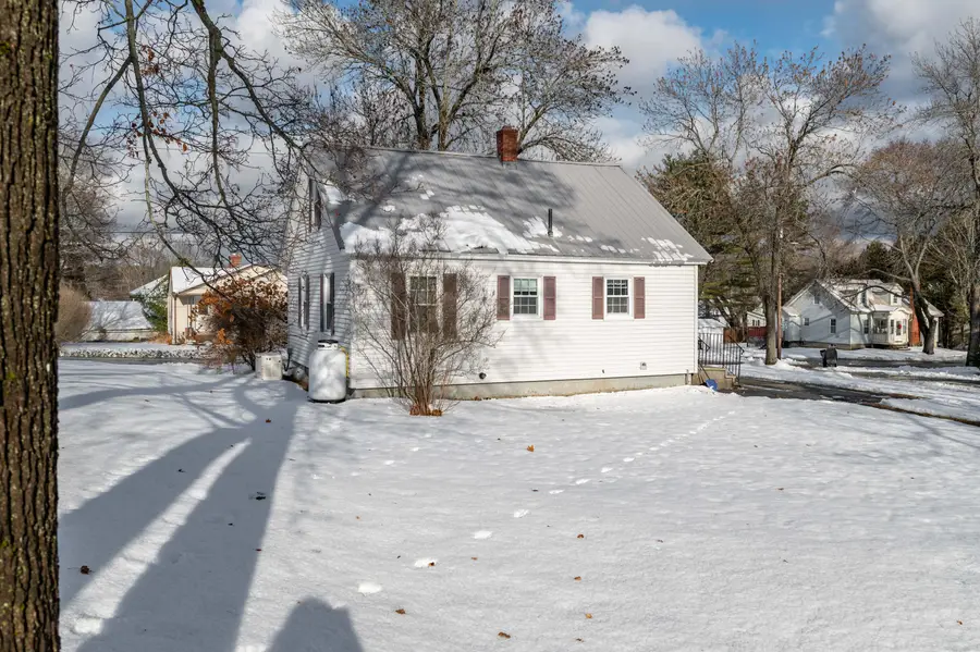 52 Earle Avenue, Bangor, ME 04401 - Image #3