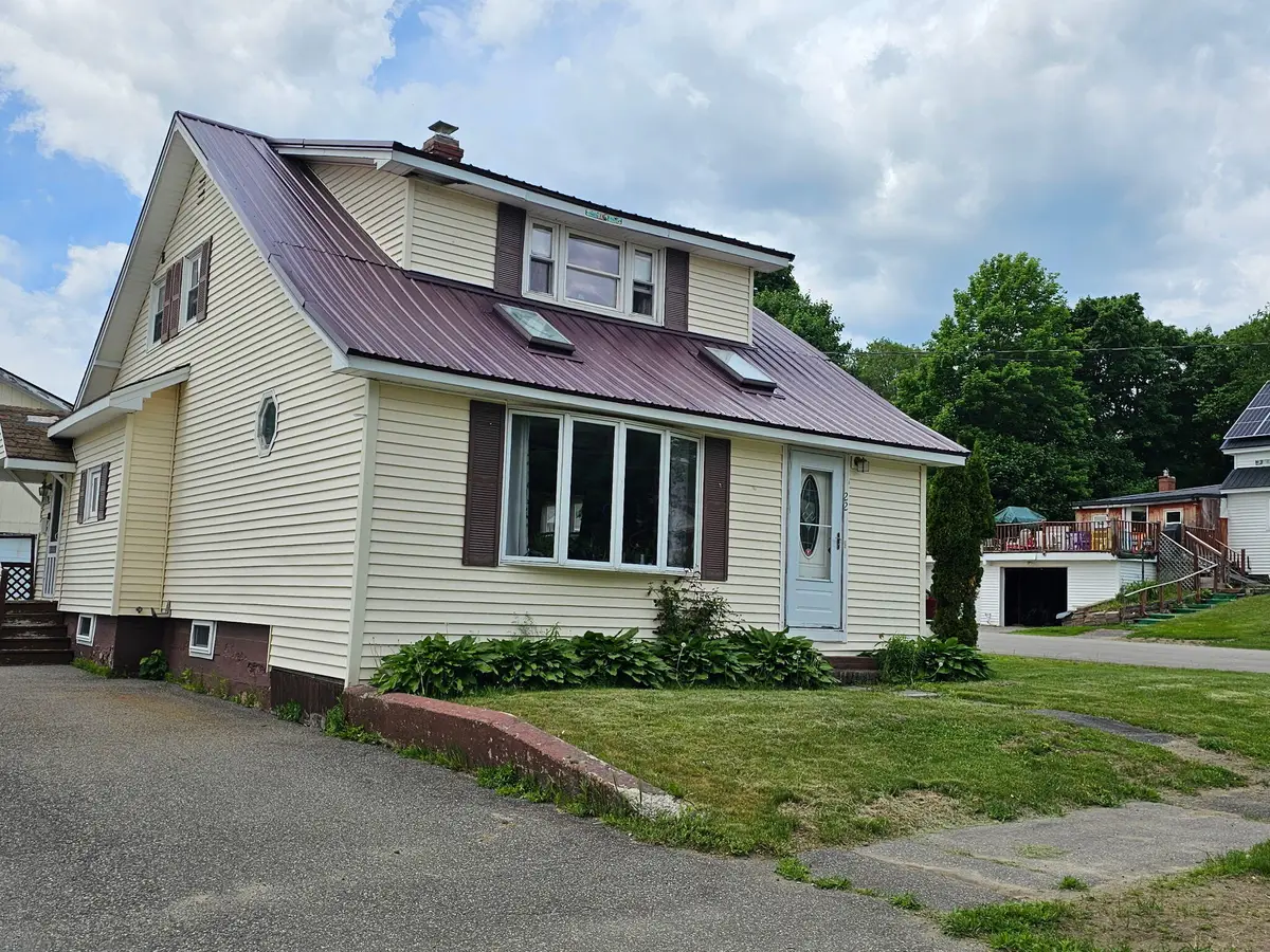 22 Pine Street, East Millinocket, ME 04430 - Image #1