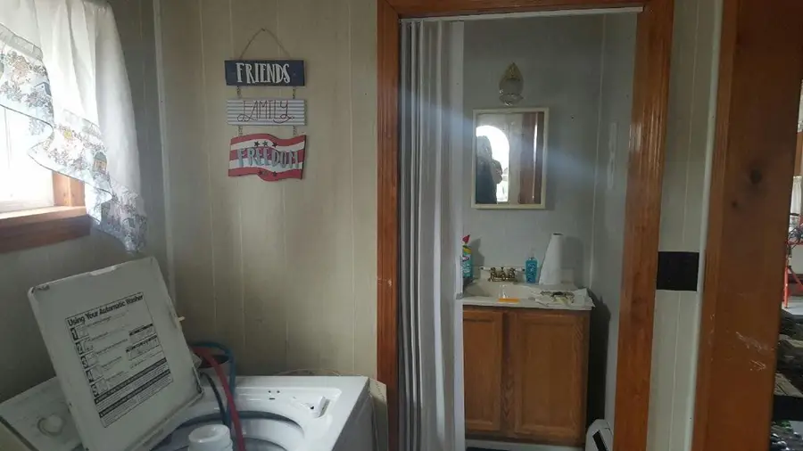 22 Pine Street, East Millinocket, ME 04430 - Image #3