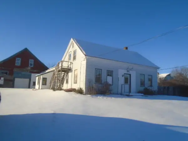 196 River Road, Benton, ME 04901