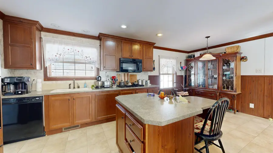 8 Sheldon Place, Lewiston, ME 04240 - Image #3