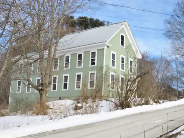 16 School Street, Waldoboro, ME 04572