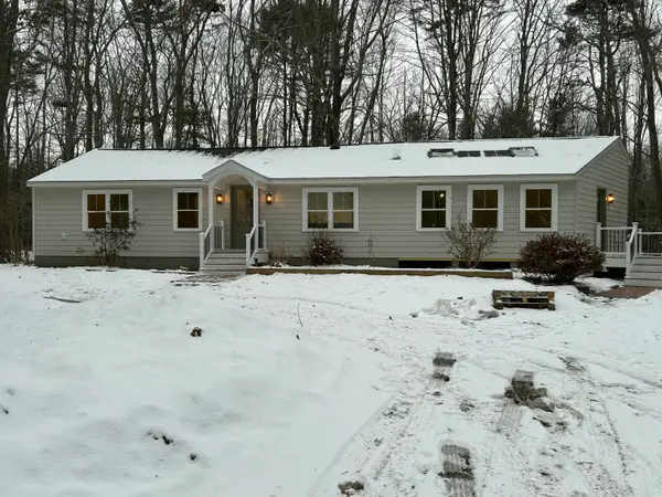 22 River Locks Road, Kennebunk, ME 04043